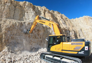 MB R900 Hyundai HX300NL Poland quarry limestone 1.640x400